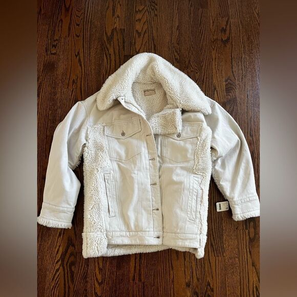FREE PEOPLE We The Free Holly Cozy Denim Jacket
NEW Ecru Size Large - Picture 4 of 7